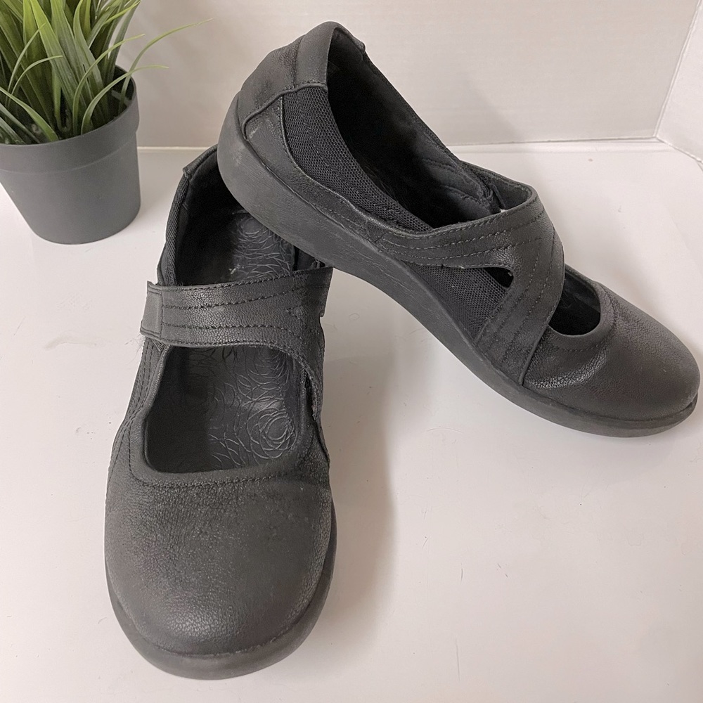 Clarks MaryJanes